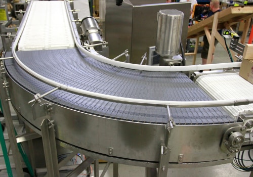 How do curved belt conveyors work?
